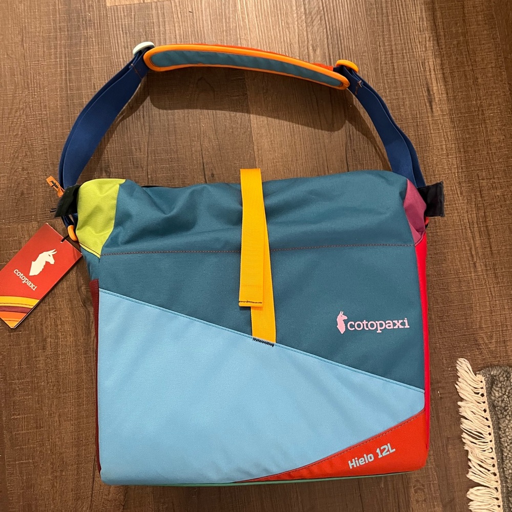 Cotopaxi 12 L cooler bag - New, never used with tag